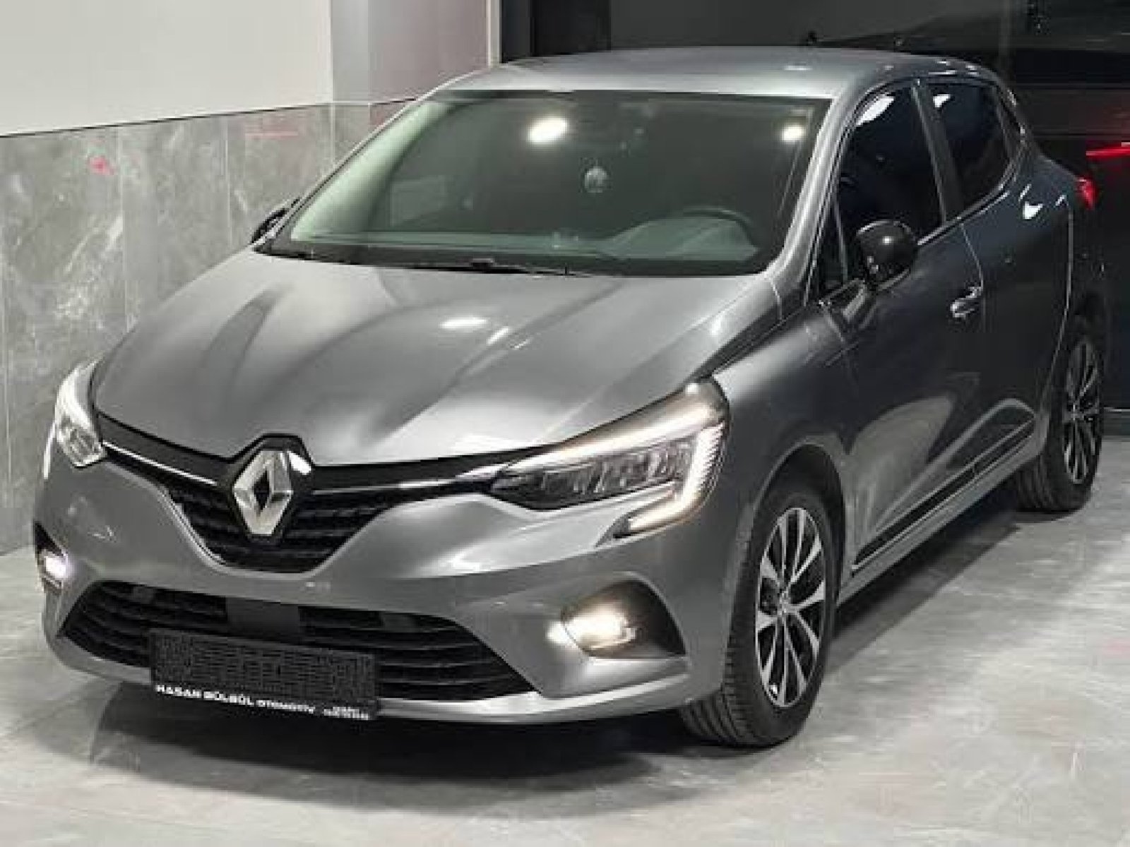 Renault Clio 2023 – Füme